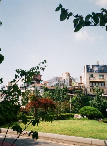 http://www.ischoi.com/files/gimgs/th-8_Fake Landscape_12_1000_v2.jpg